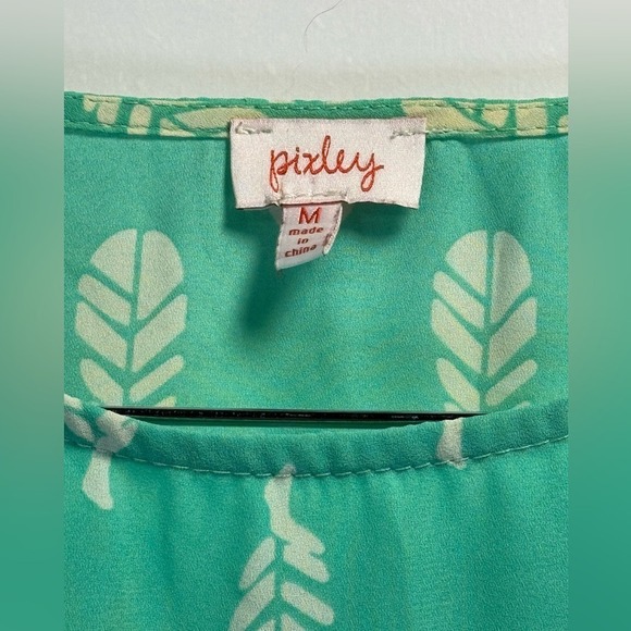 Pixley Womens Top M Medium Feather Print 3/4 Sleeve Blouse Shirt Green - Picture 5 of 8